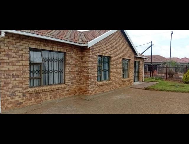 3 BEDROOM HOUSE FOR SALE IN PINEHAVEN